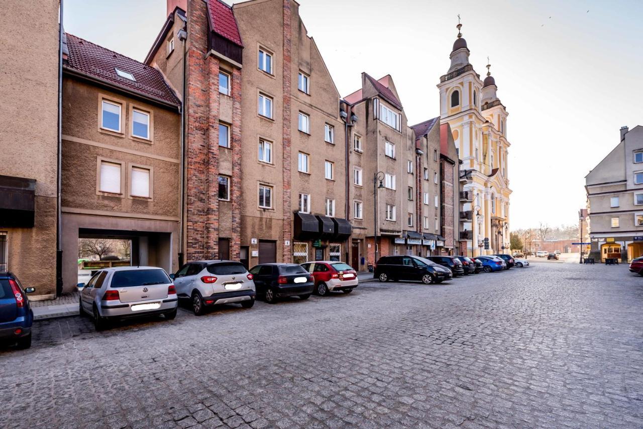 Theatre Apartment - Apartament Przy Rynku W Glogowie Exterior photo